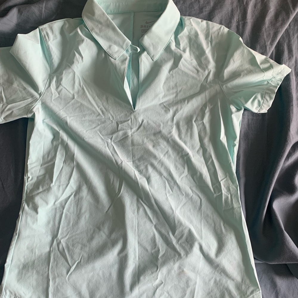 Nike Women’s Mint Green golf Shirt, NWOT